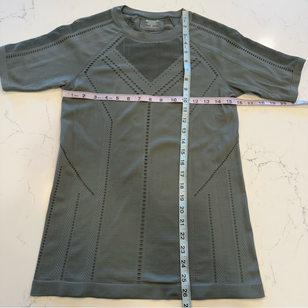Athleta Womens Green Short Sleeve Compression T-Shirt Vented Mesh Oxygen Sz M - Picture 8 of 16